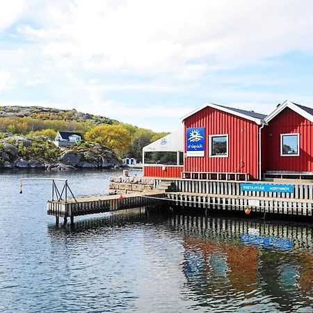 2 Person Holiday Home In R Nn Ng Rönnäng Bagian luar foto