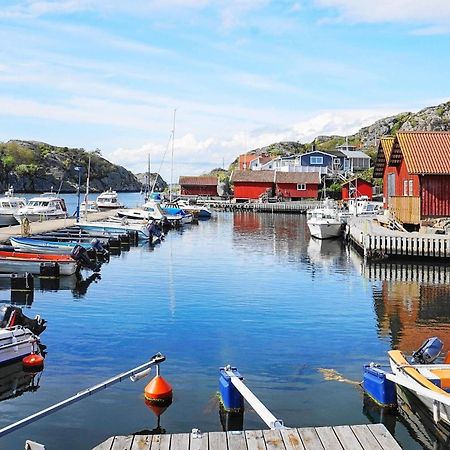 2 Person Holiday Home In R Nn Ng Rönnäng Bagian luar foto