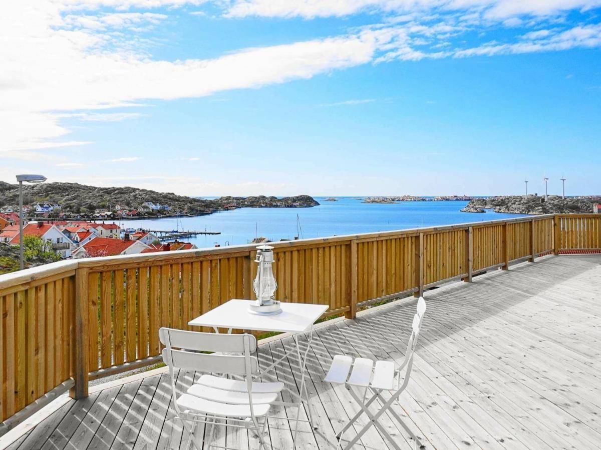 2 Person Holiday Home In R Nn Ng Rönnäng Ruang foto