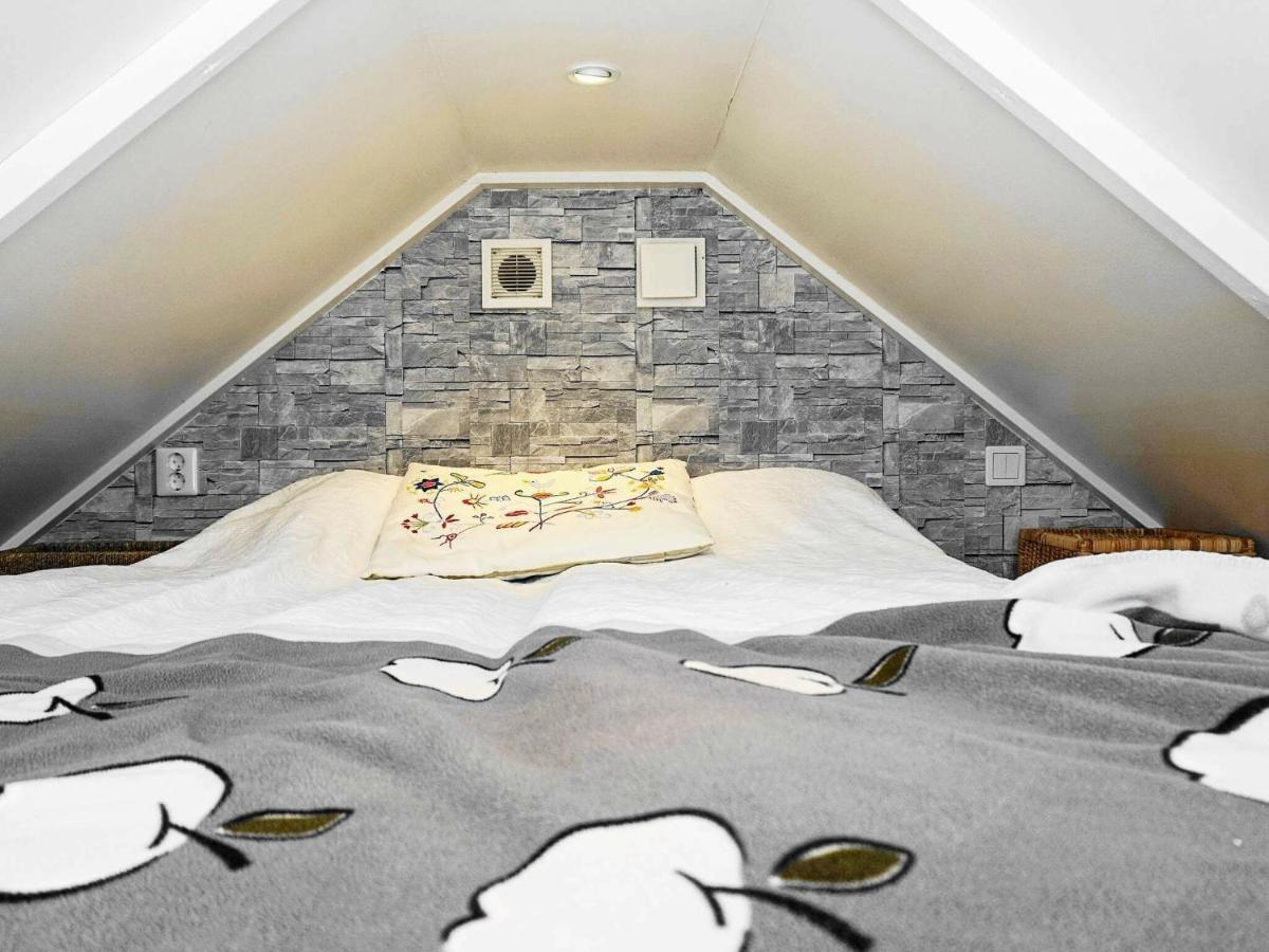 2 Person Holiday Home In R Nn Ng Rönnäng Bagian luar foto