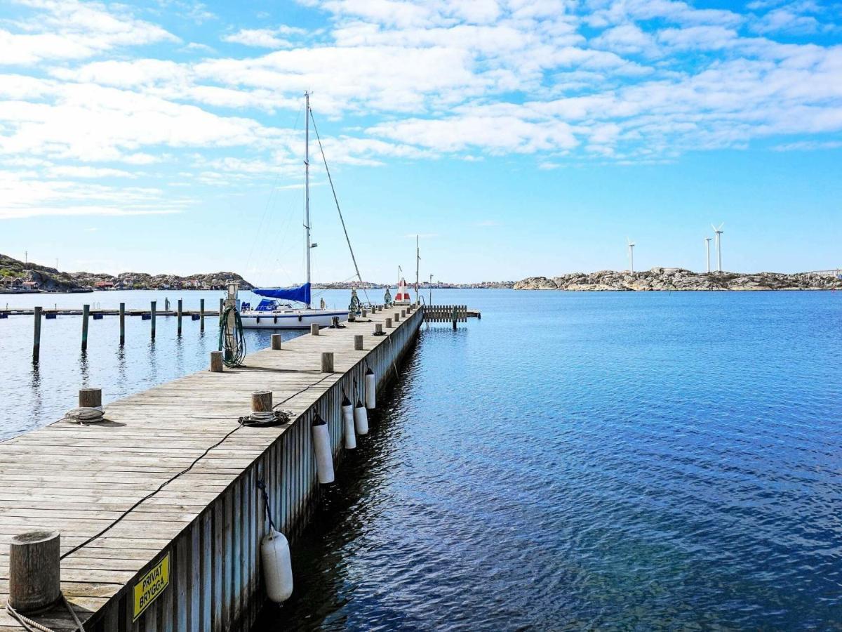 2 Person Holiday Home In R Nn Ng Rönnäng Bagian luar foto