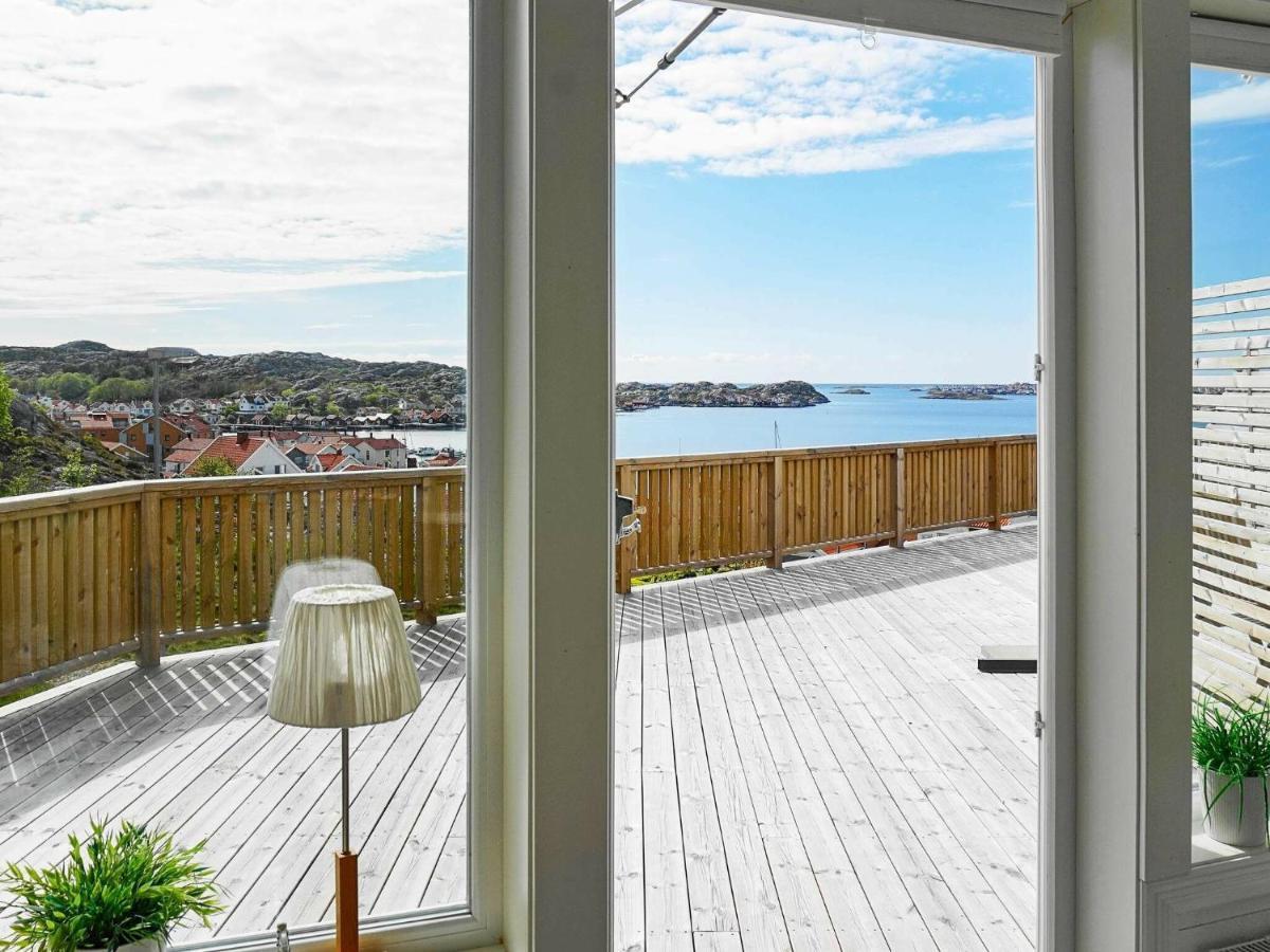 2 Person Holiday Home In R Nn Ng Rönnäng Bagian luar foto