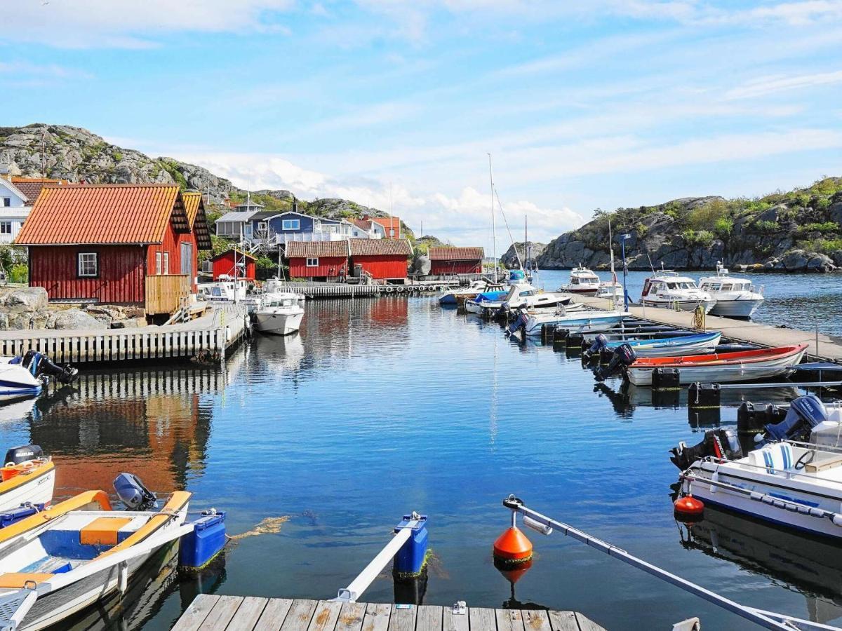 2 Person Holiday Home In R Nn Ng Rönnäng Bagian luar foto